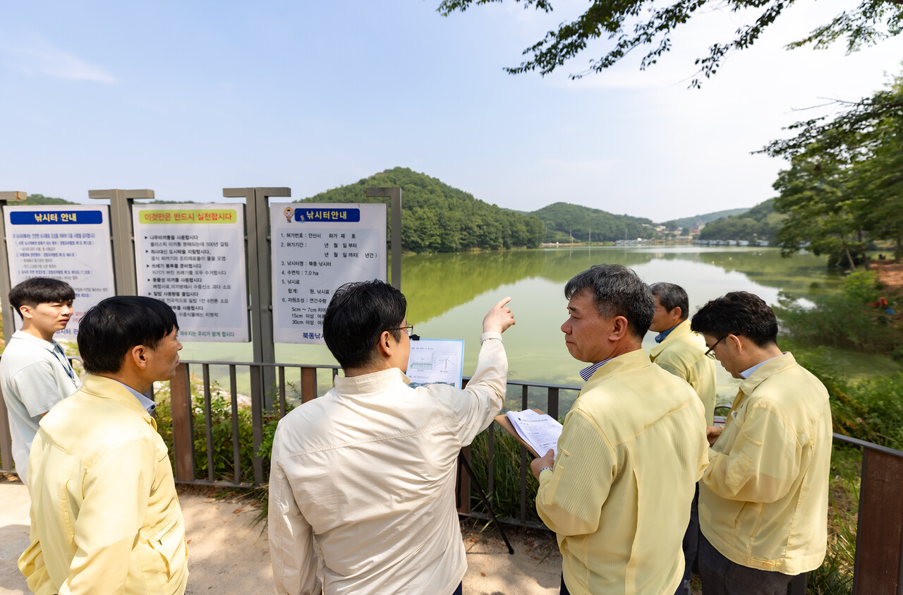 안산 북동저수지를 방문해 저수지 정비사업 현황을 점검했다.